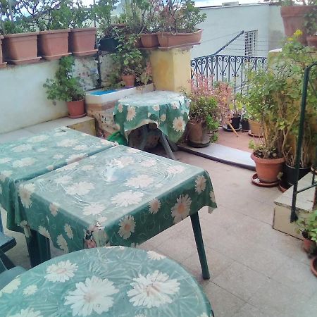 Room In Guest Room - Single Room With Shared Bathroom Taormina Eksteriør bilde